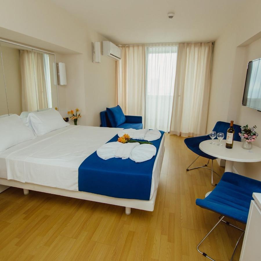 Aparthotel Orbi City Sea View Batumi Exterior photo