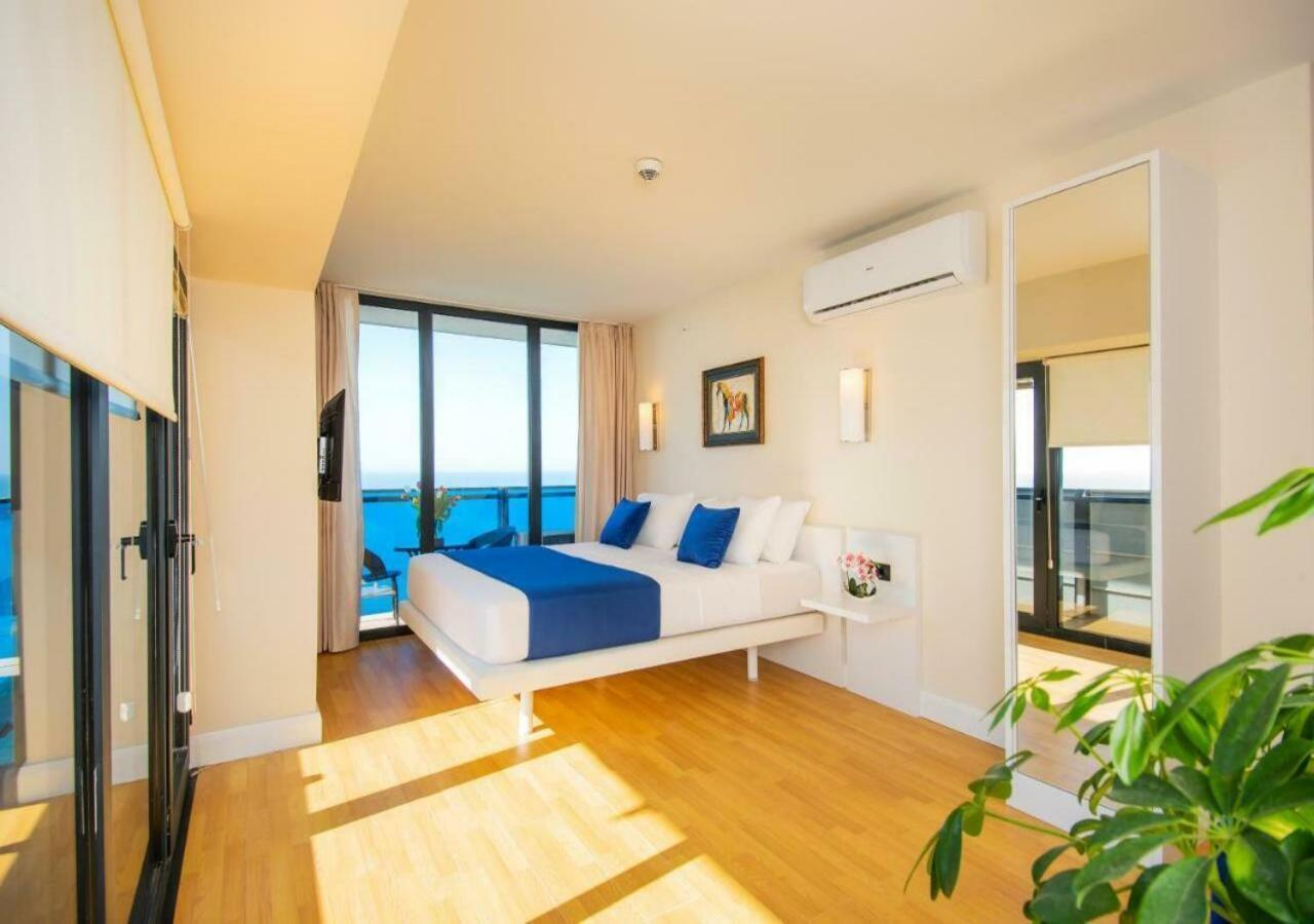 Aparthotel Orbi City Sea View Batumi Exterior photo